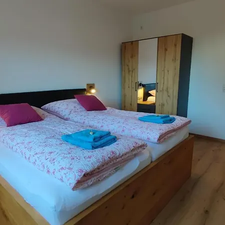 Hoellwarth Apartman Stumm